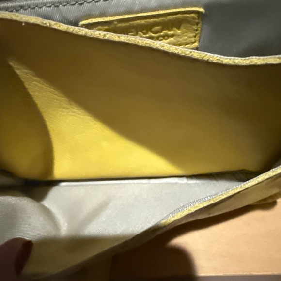 American Leather Co Pale Yellow Leather Crossbody Bag - Picture 8 of 11